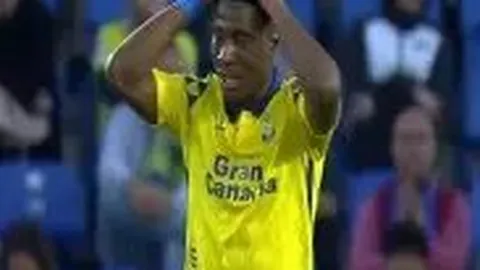 Hebe生日 Selina动情送祝福：难以设想没有你的日子